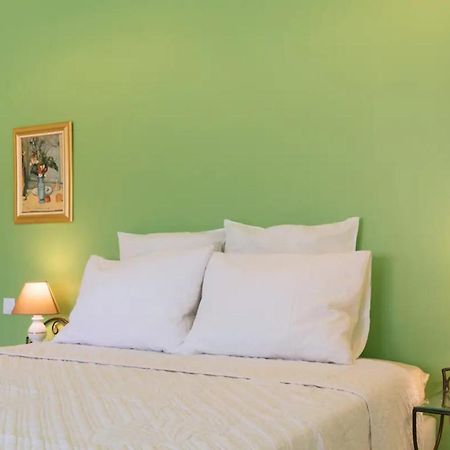 Little Green House For 4 People Villa เวอร์นอน ภายนอก รูปภาพ