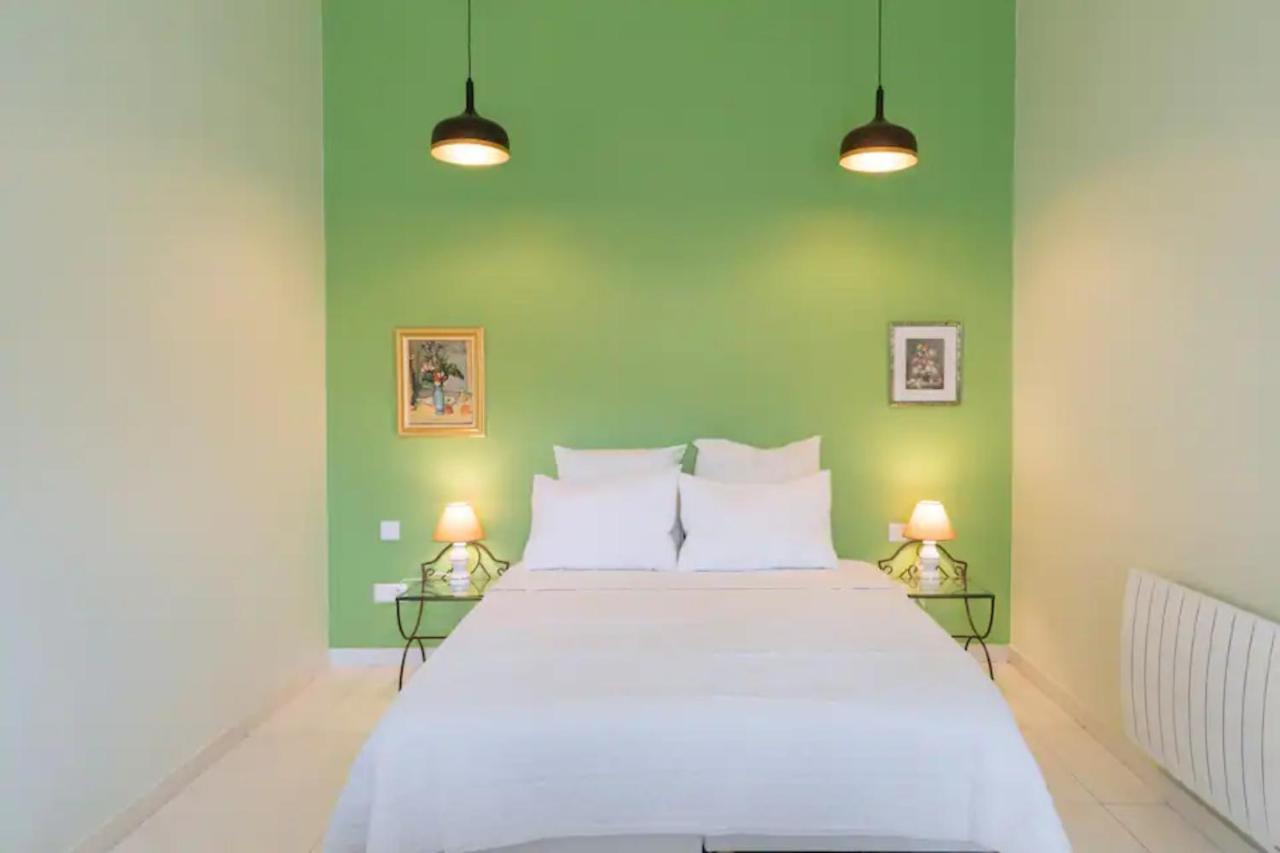 Little Green House For 4 People Villa เวอร์นอน ภายนอก รูปภาพ